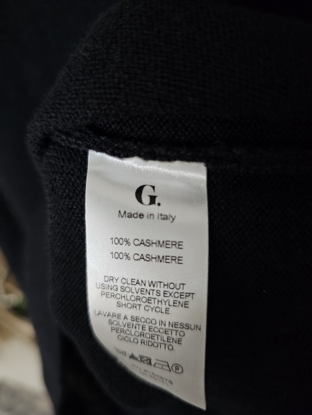 The G. Label by Goop GWYN Lynn 100% Cashmere Scoop-Neck Sweater Black - Picture 7 of 8